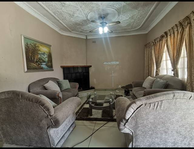 3 BEDROOM HOUSE FOR SALE IN REGENTS PARK